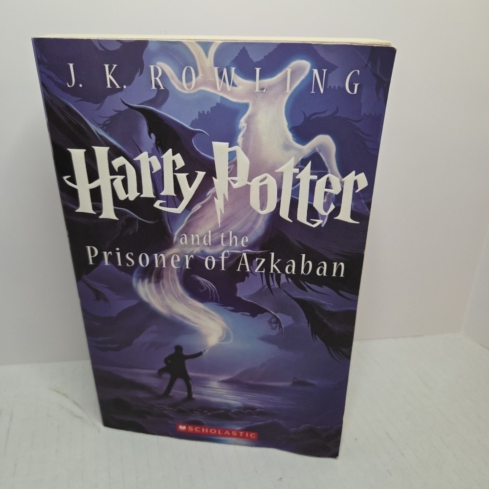 Harry Potter and the Prisoner of Azkaban (Book 3) - Paperback - VERY GOOD